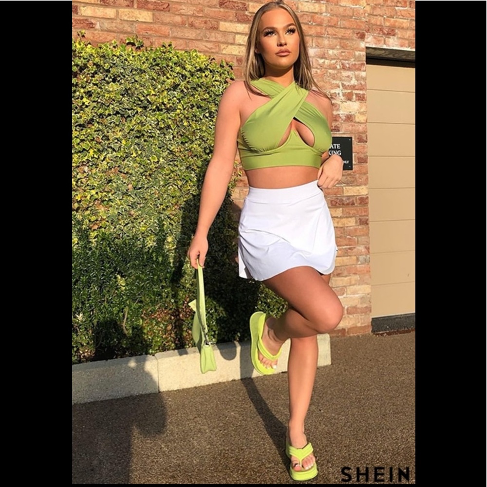 ❌SOLD❌ SHEIN Cross Wrap Crop Top - Picture 4 of 4